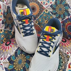 Brooks GHOST 14 MEN'S size 11.5 11 1/2. Excellent condition